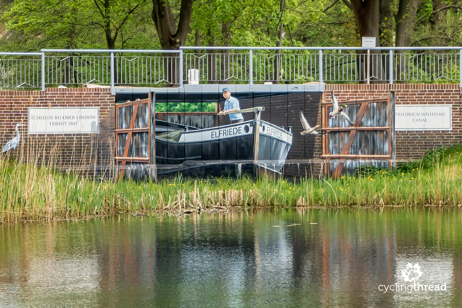 3D painting on the canal lock
