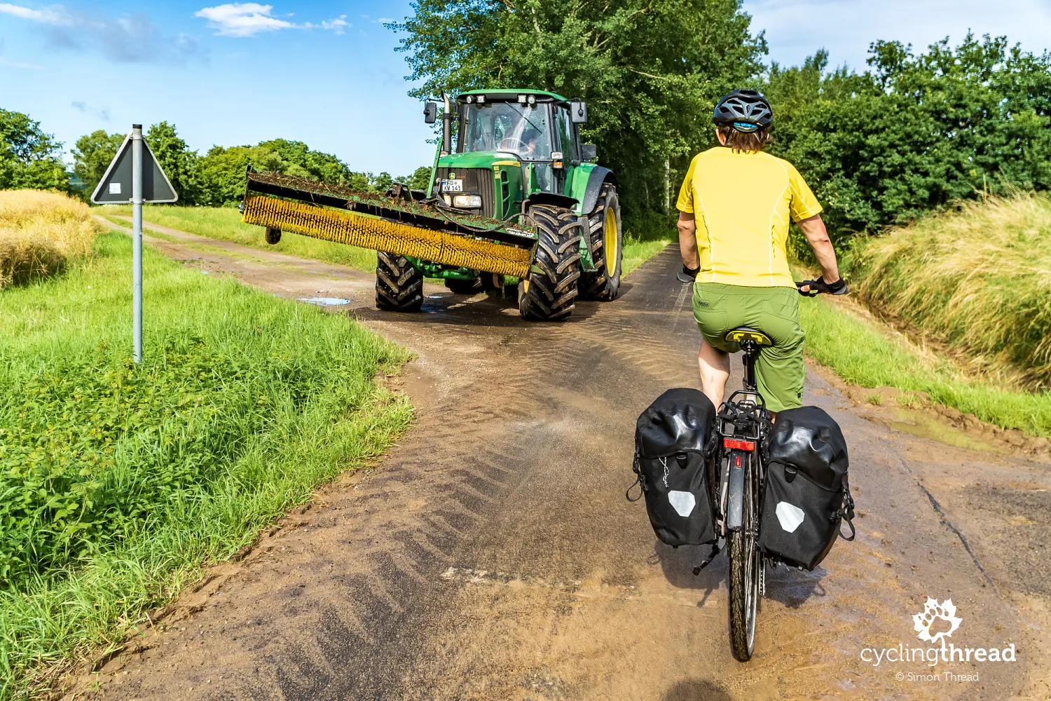 Cleaning the cycling path in Germany