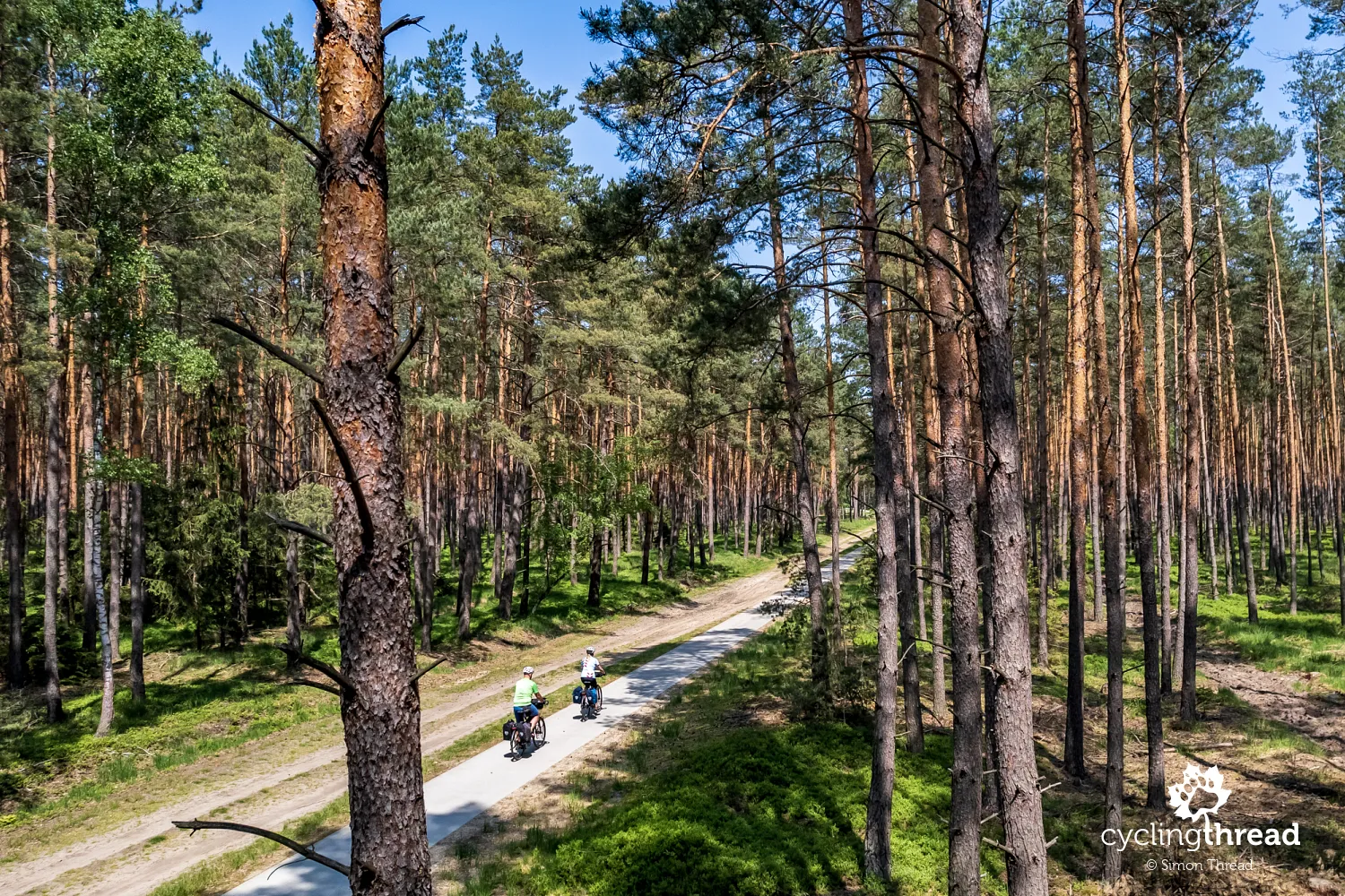 A cycle path on the narrow-gauge railway in the Barycz Valley