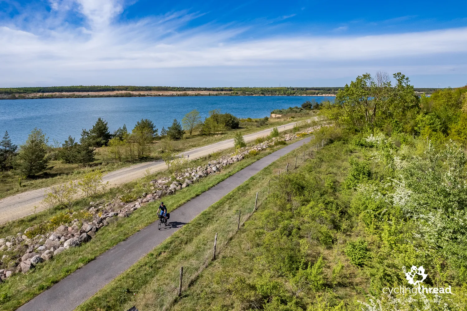 Cycling path by Altdöberner See