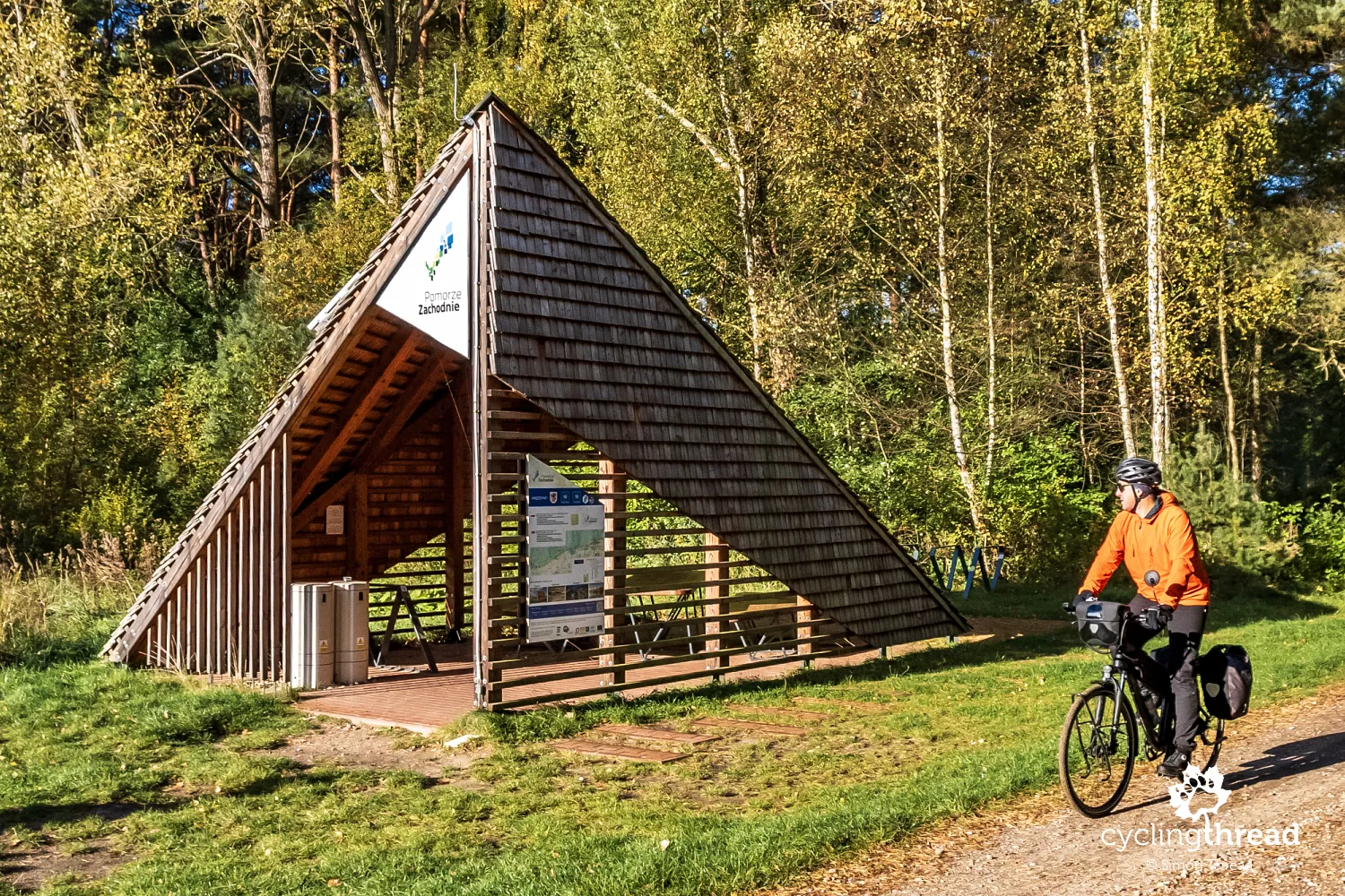 Cycling shelter near Mrzeżyno