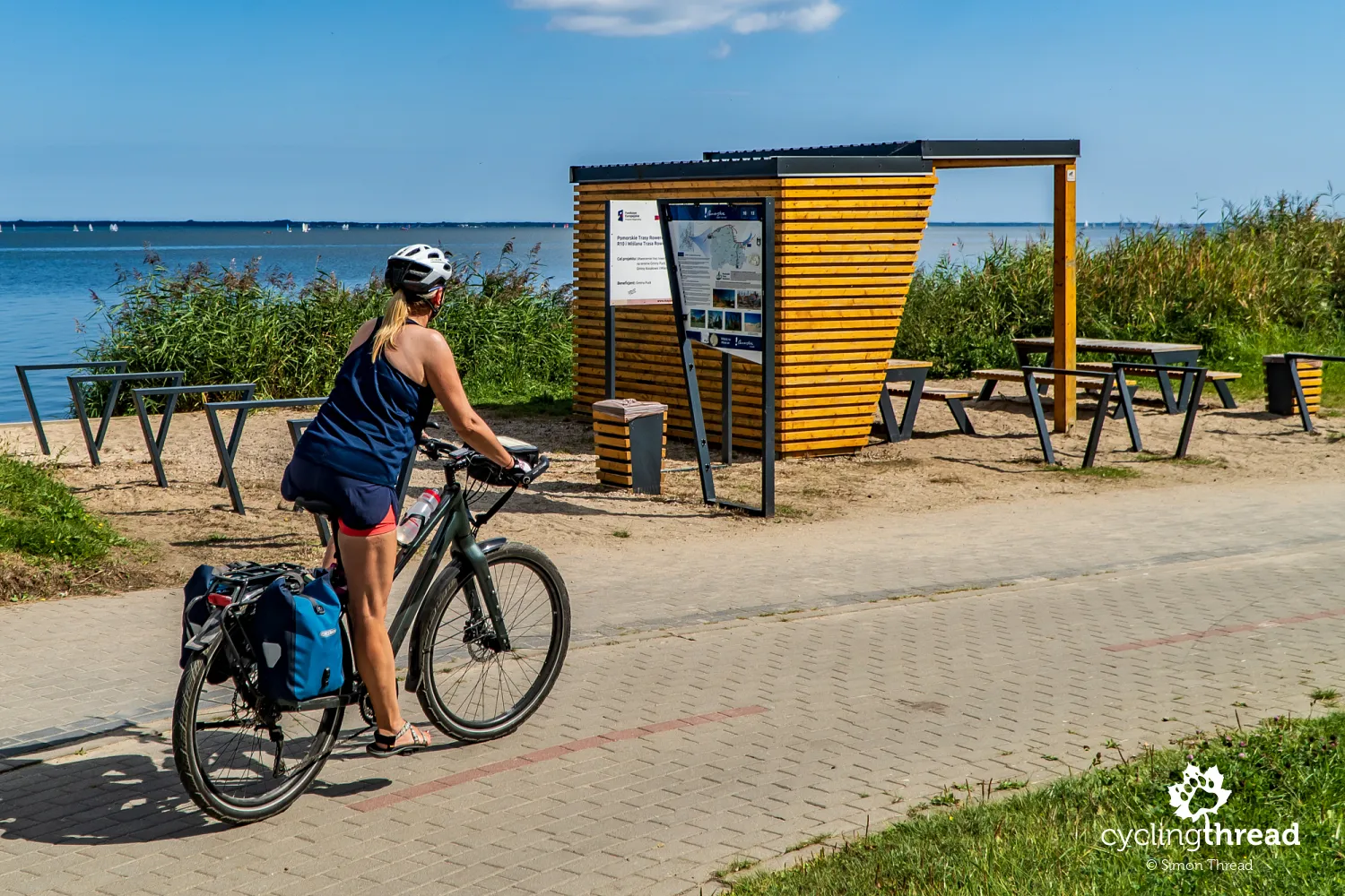 Cyclist rest stop near Puck