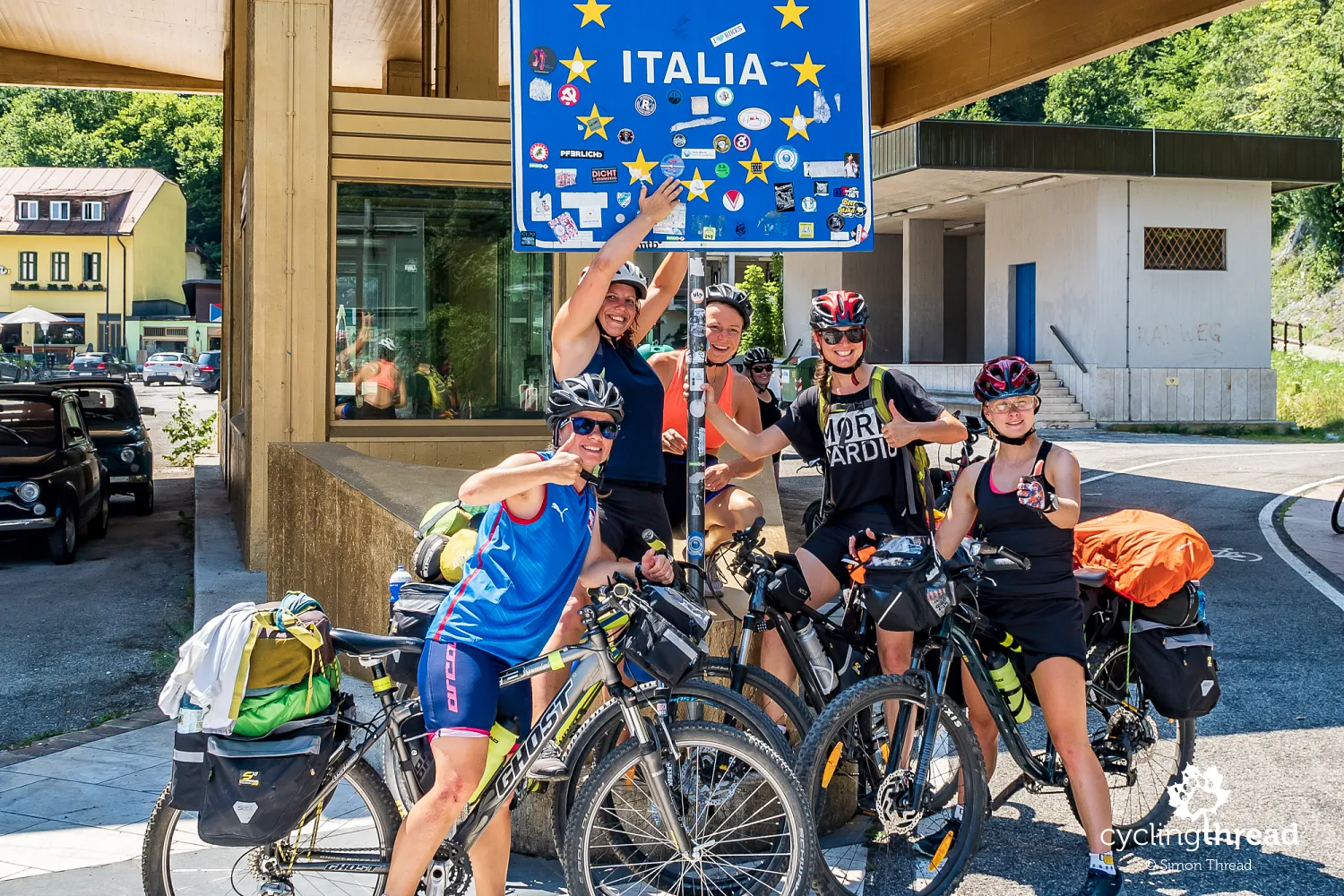 Czech cyclists at the Austrian-Italian border