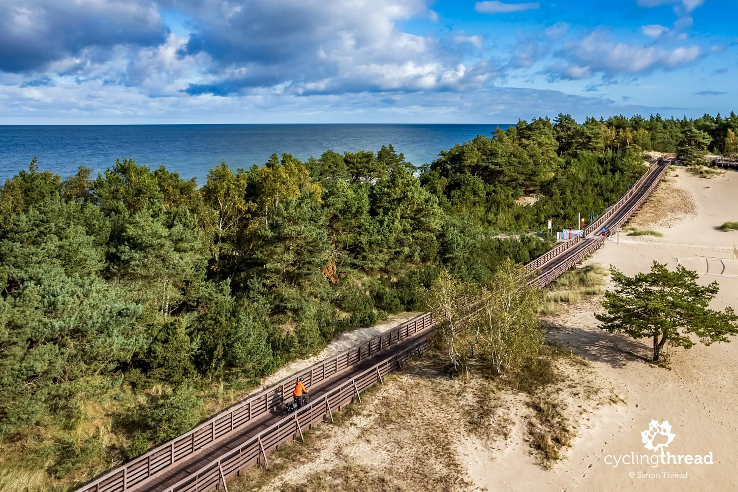 Footbridge along the Dźwirzyńska Patelnia near Dźwirzyno