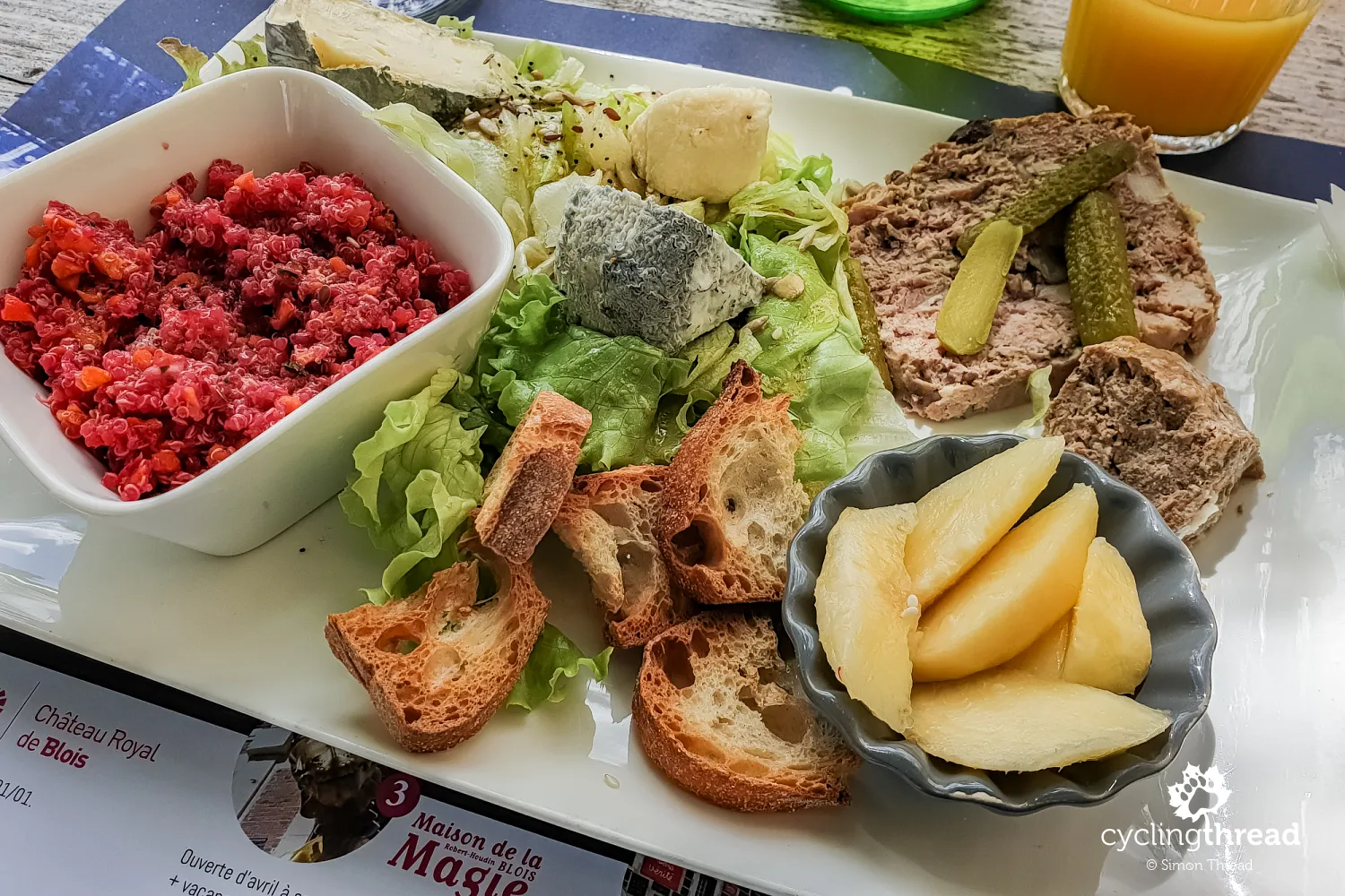 Lunch at a bistro in Beaugency