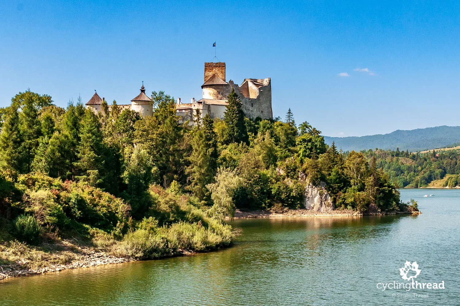 Niedzica Castle above Lake Czorsztyn