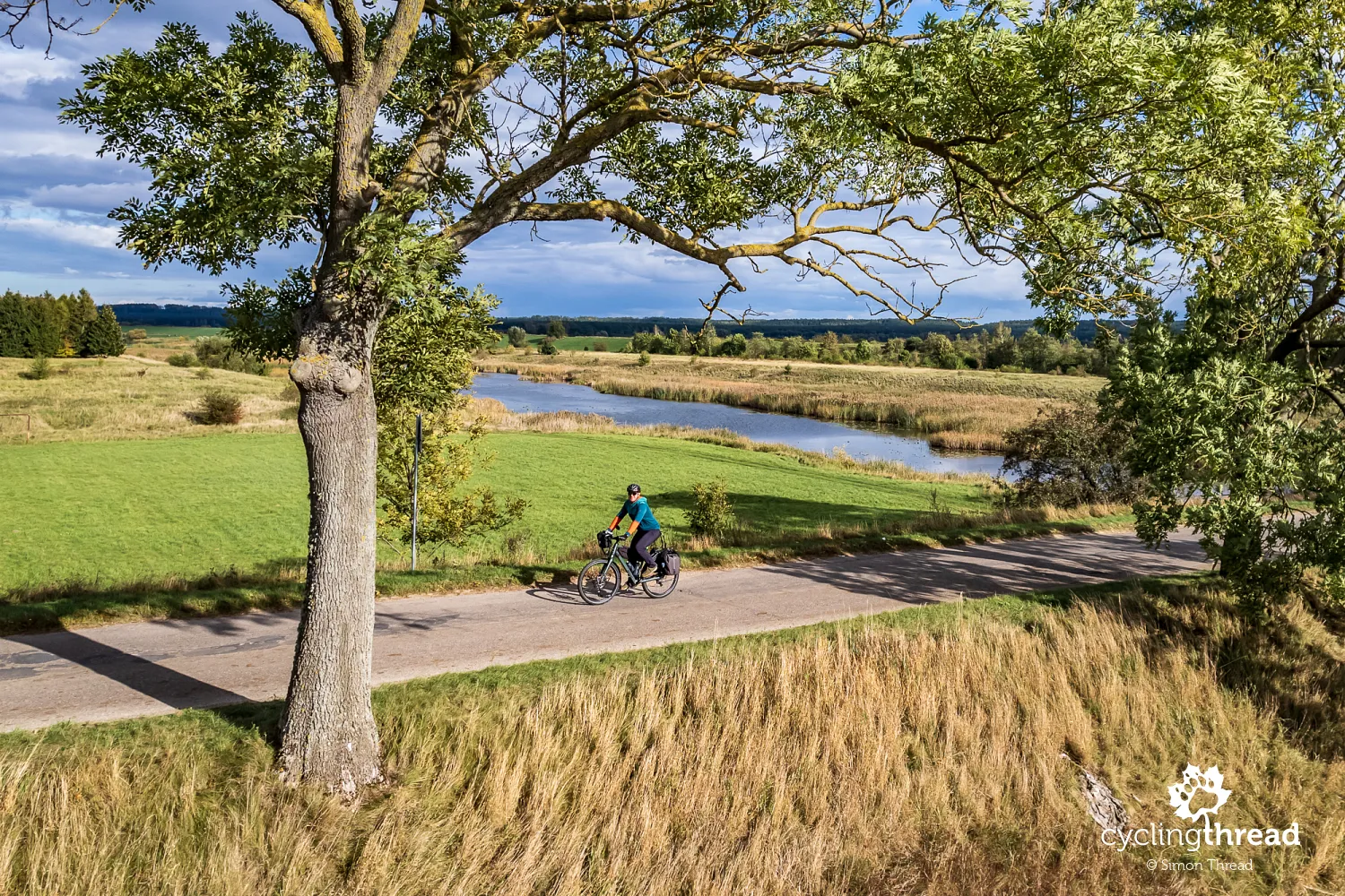 The Old Nogat in the background near Piekło