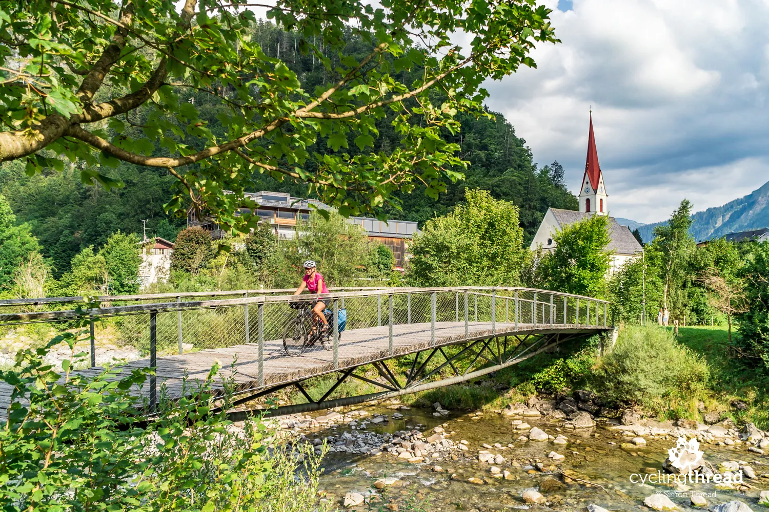 Pedestrian and bicycle bridge in Au
