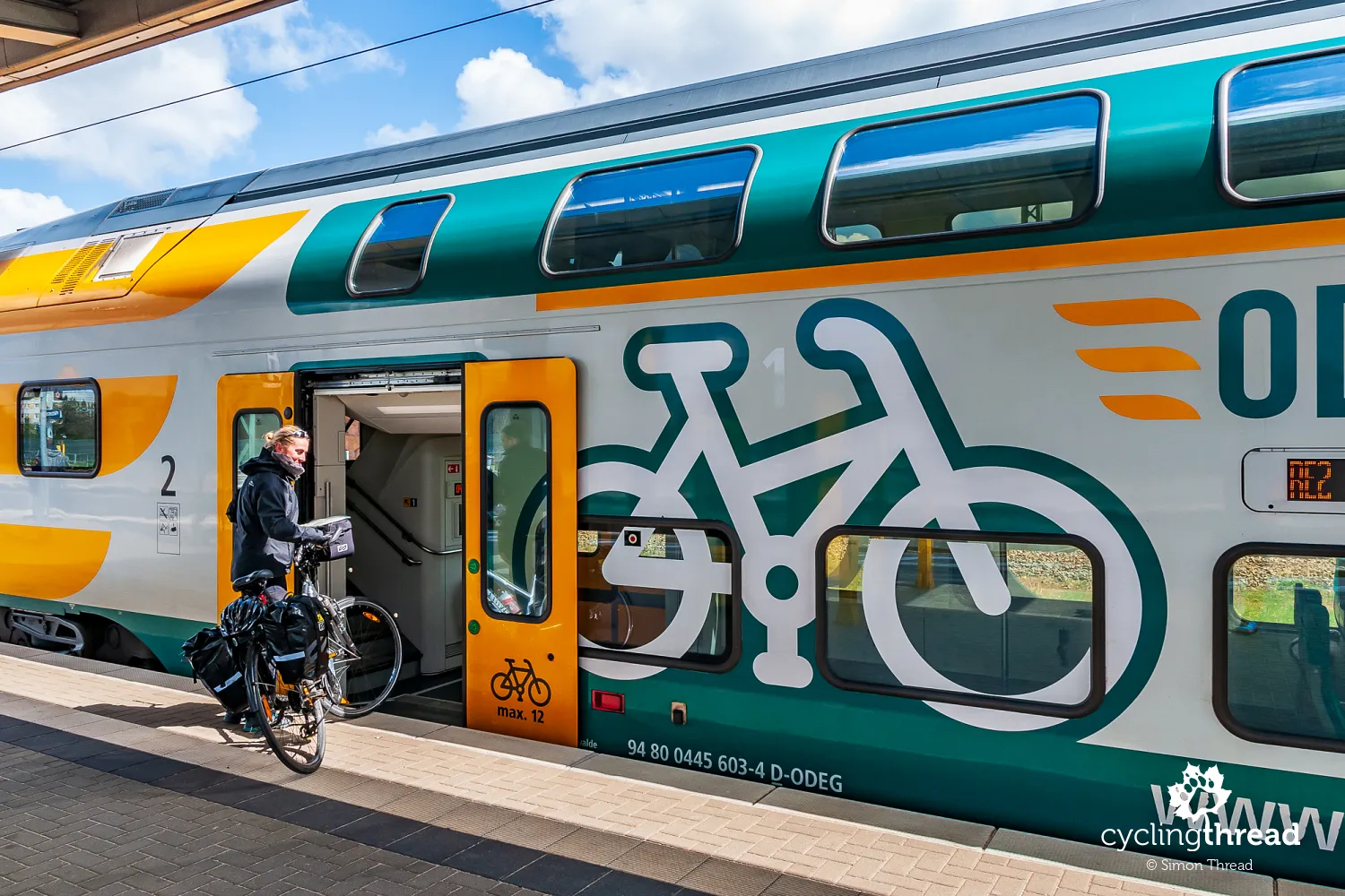Pictogram of a bicycle compartment on an ODEG train