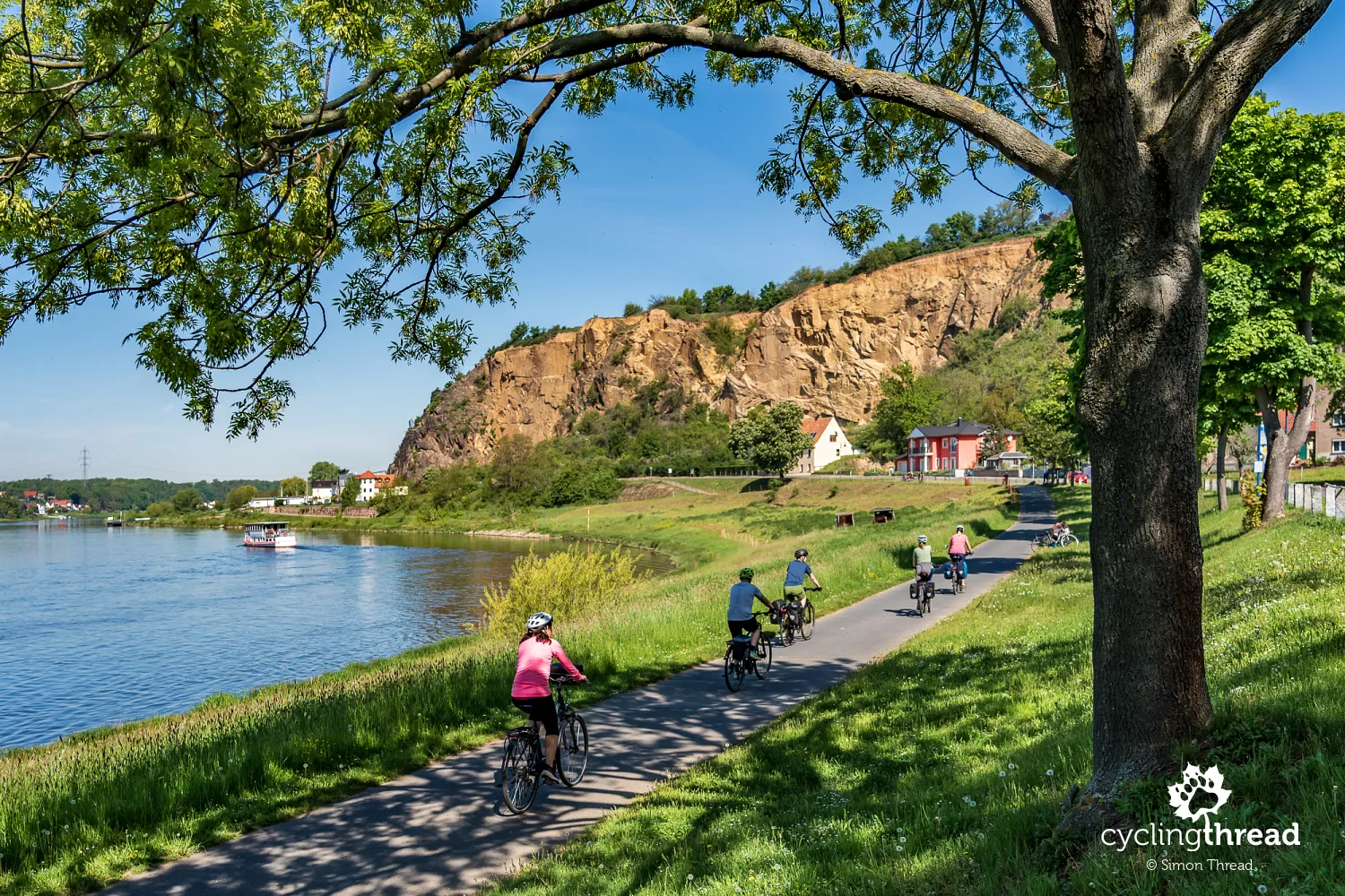 A scenic bend of the Elbe in Diesbar-Seußlitz