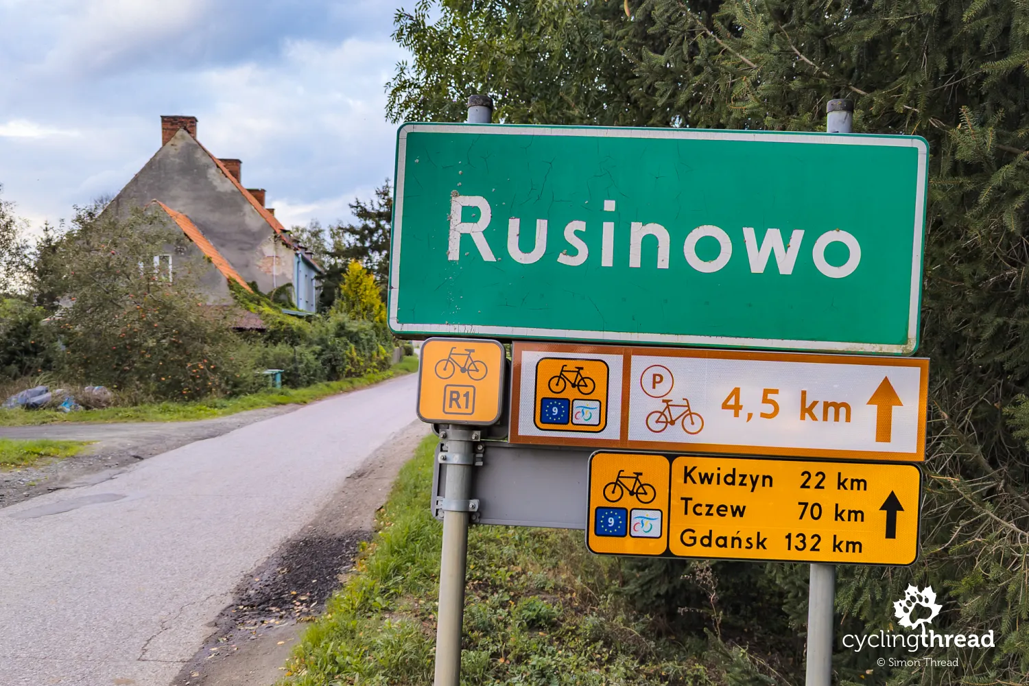 Signage on the Vistula Cycling Route in Pomorskie