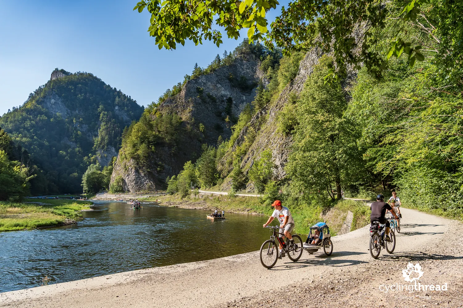The Velo Dunajec route along the Dunajec river