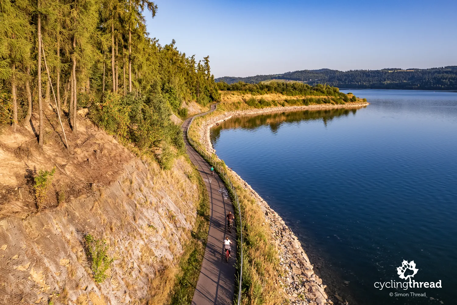 VeloCzorsztyn cycle route along Lake Czorsztyn