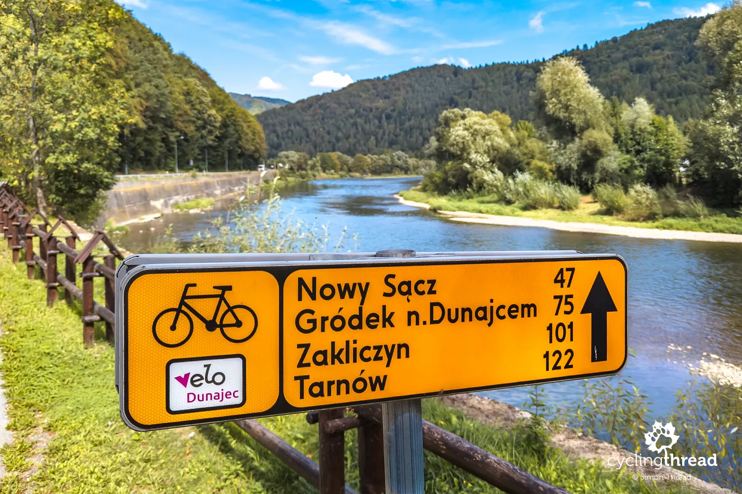 VeloDunajec signpost in Malopolska