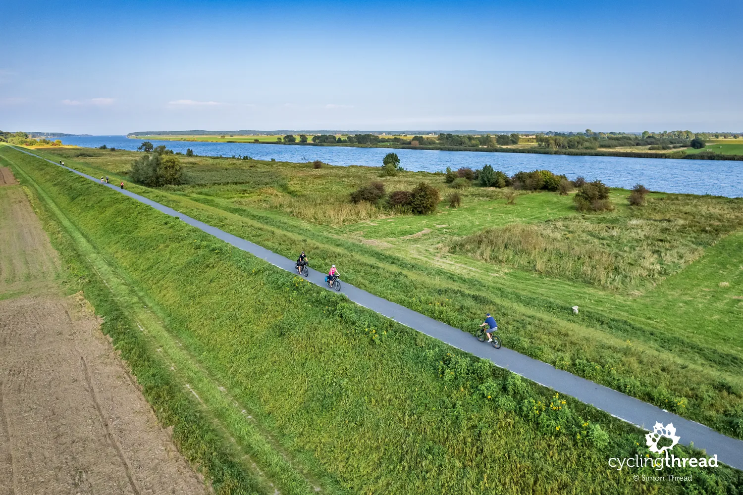 Vistula Cycling Route near Przegalina