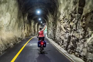 Cycling route through a&nbsp;tunnel above Lake Lucerne